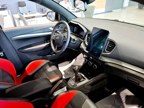 2026 Lada (ВАЗ) Vesta Sport I Рестайлинг (NG), серебристый, 2407000 рублей - вид 4