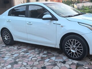 2017 Kia Rio IV, белый, 890000 рублей, вид 3