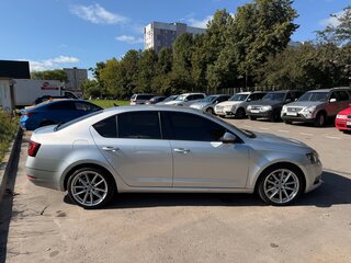 2019 Skoda Octavia III (A7) Рестайлинг, серебристый, 1850000 рублей, вид 3