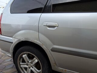 2003 Mitsubishi Space Wagon III, серебристый, 400000 рублей, вид 4