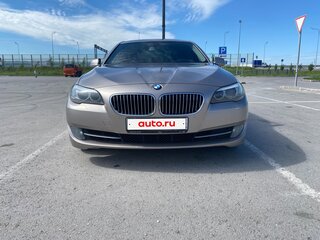 2013 BMW 5 серии 520i VI (F10/F11/F07), бежевый, 1670000 рублей, вид 2
