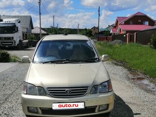 2001 Toyota Gaia, золотистый, 750000 рублей, вид 4