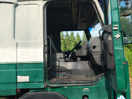 1994 Scania 3-Series, зелёный, 990000 рублей, вид 1