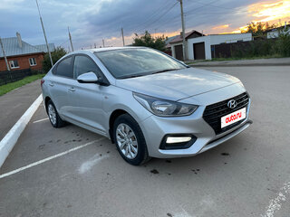 2018 Hyundai Solaris II, серебристый, 1100000 рублей, вид 2