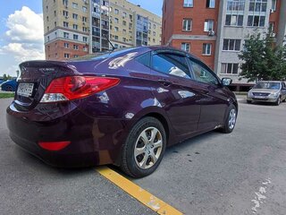 2012 Hyundai Solaris I, фиолетовый, 795000 рублей, вид 3