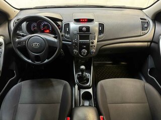 2010 Kia Cerato 6-speed II, коричневый, 520000 рублей, вид 5