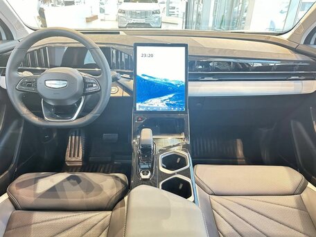 2026 Geely Atlas II, серебристый, 3909990 рублей, вид 4