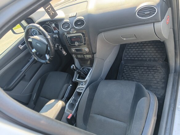 2008 Ford Focus II Рестайлинг, серебристый, 399900 рублей - вид 8