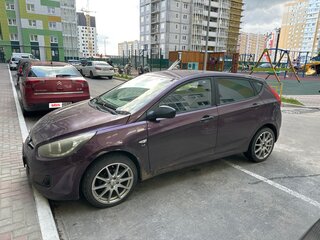 2011 Hyundai Solaris I, фиолетовый, 480000 рублей, вид 2