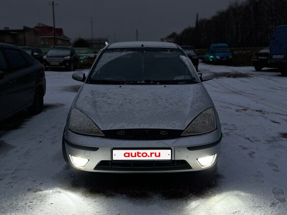 2002 Ford Focus I Рестайлинг, серебристый - вид 4