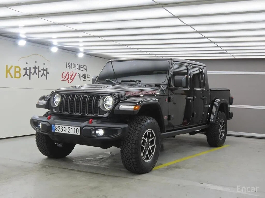 Открыть фотографии: Jeep Gladiator II (JT) Рестайлинг