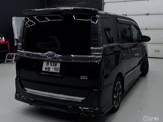 2019 Toyota Voxy III (R80) Рестайлинг, чёрный, 2700000 рублей, вид 3