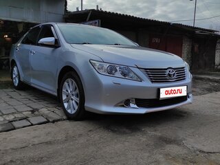 2011 Toyota Camry VII (XV50), серебристый, 2250000 рублей, вид 1