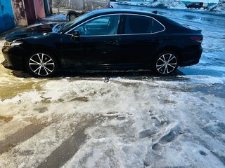 2020 Toyota Camry VIII (XV70), чёрный, 3200000 рублей, вид 4