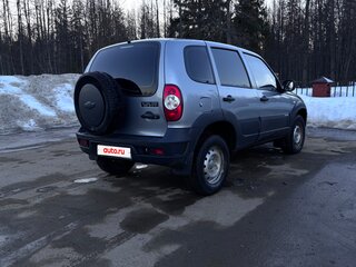 2014 Chevrolet Niva I Рестайлинг, серебристый, 500000 рублей, вид 2