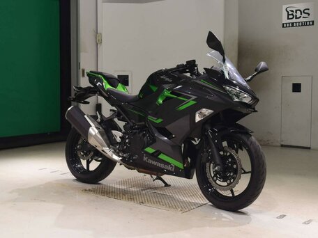 2024 Kawasaki Ninja 400, чёрный, 699000 рублей, вид 3