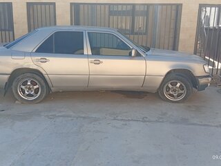 1985 Mercedes-Benz W124 230, серебристый, 105000 рублей, вид 2