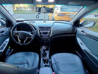 2015 Hyundai Solaris I Рестайлинг, белый, 620000 рублей, вид 5