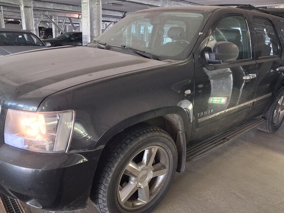 2011 Chevrolet Tahoe 6AT III, чёрный, 2250000 рублей - вид 4