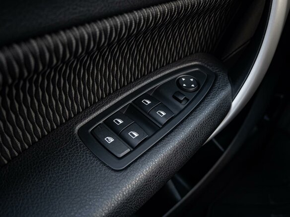 2015 BMW 1 серии 118i II (F20/F21) Рестайлинг, белый - вид 19