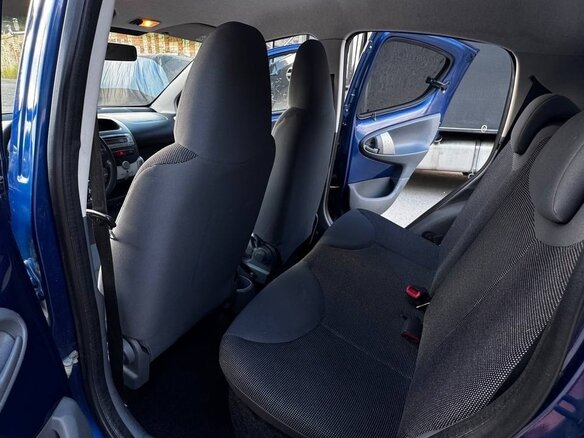 2008 Peugeot 107 I, синий, 385000 рублей - вид 11