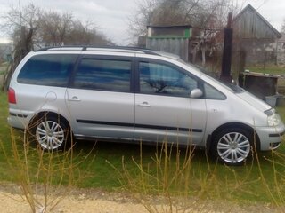 2002 Volkswagen Sharan I Рестайлинг, серебристый, 220000 рублей, вид 4