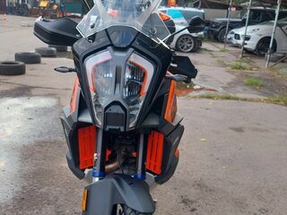 2023 KTM 1290 Super Adventure S, оранжевый, 1600000 рублей, вид 3