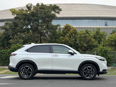 2025 Honda Vezel II, белый, 1682380 рублей, вид 4
