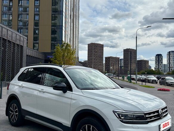 2019 Volkswagen Tiguan II, белый, 3300000 рублей - вид 2