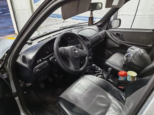 2010 Chevrolet Niva I Рестайлинг, серебристый, 330000 рублей - вид 6