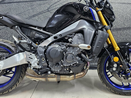 2021 Yamaha MT-09 (FZ-09), чёрный, 1069000 рублей, вид 4