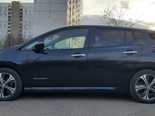 2017 Nissan Leaf II (ZE1), чёрный, 1660000 рублей, вид 2