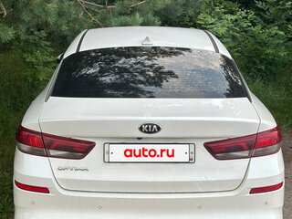 2019 Kia Optima IV Рестайлинг, белый, 2000000 рублей, вид 4