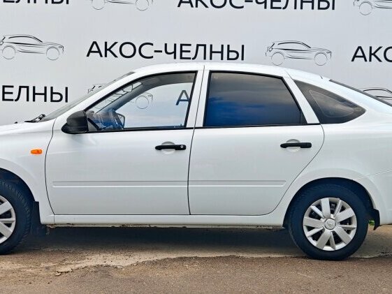 2015 Lada (ВАЗ) Granta I, белый, 390000 рублей - вид 1