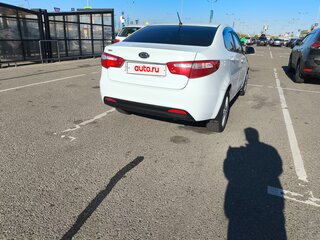 2011 Kia Rio 4-speed III, белый, 795000 рублей, вид 2