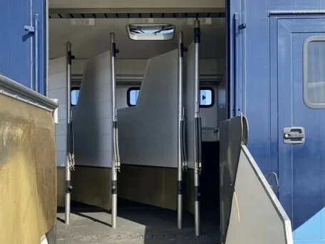 2011 Iveco EuroCargo, голубой, 13000000 рублей, вид 3