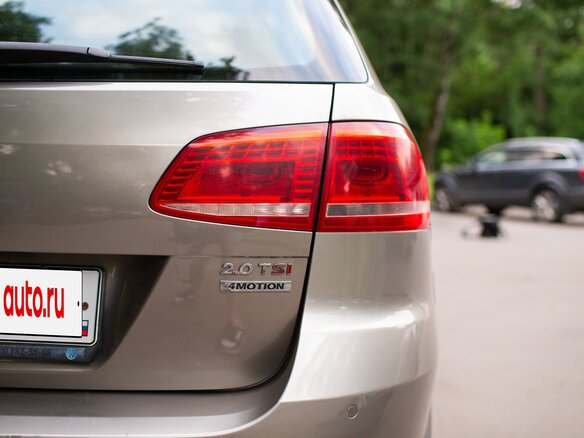 2013 Volkswagen Passat Alltrack B7, коричневый - вид 18