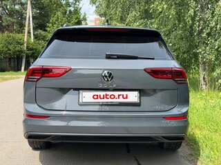 2023 Volkswagen Golf VIII, серый, 1900000 рублей, вид 3