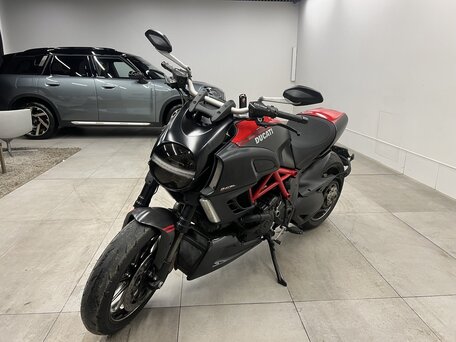 2011 Ducati Diavel Carbon, красный, 760000 рублей, вид 2