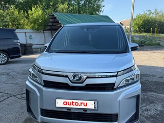 2018 Toyota Voxy III (R80) Рестайлинг, серый, 1700000 рублей, вид 1