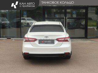 2022 Toyota Camry VIII (XV70) Рестайлинг, белый, 3286000 рублей, вид 4