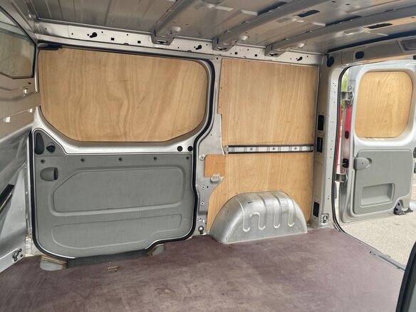 2006 Opel Vivaro, серебристый, 880000 рублей - вид 12