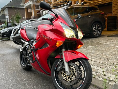 2002 Honda VFR 800, красный, 455000 рублей, вид 3