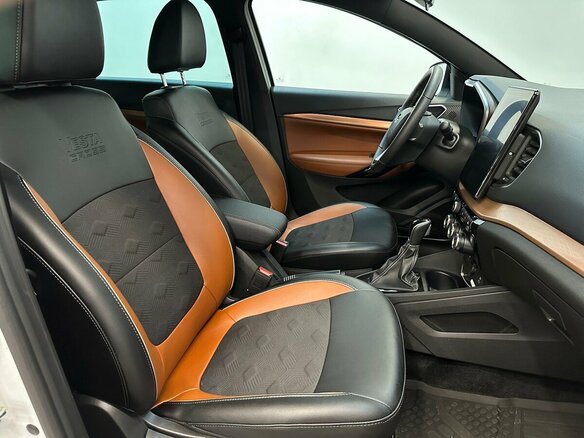 2025 Lada (ВАЗ) Vesta SW Cross I Рестайлинг (NG), белый - вид 12