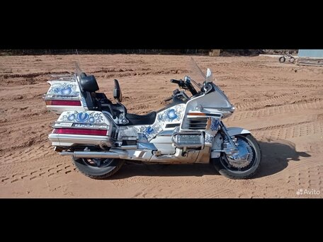 1995 Honda GL 1500 Gold Wing, белый, 450000 рублей, вид 4