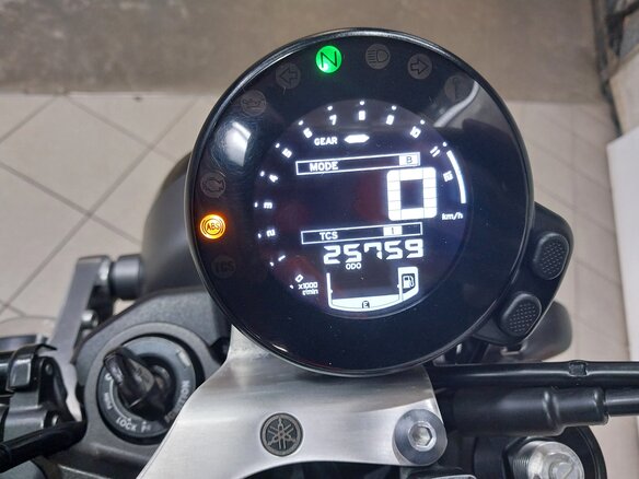 2017 Yamaha XSR900, серый, 698000 рублей - вид 4