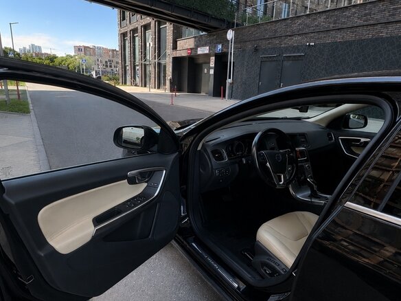 2016 Volvo S60 II Рестайлинг, чёрный, 1399999 рублей - вид 5