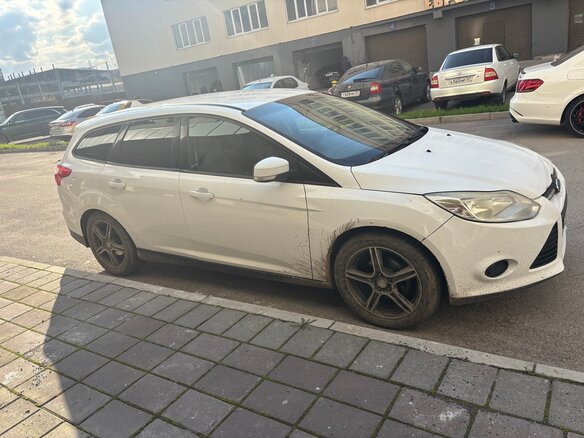 2013 Ford Focus III, белый, 700000 рублей - вид 3