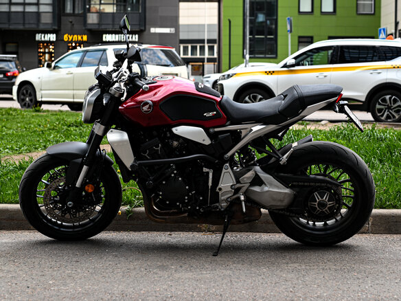 2021 Honda CB 1000R, красный, 1100000 рублей - вид 3
