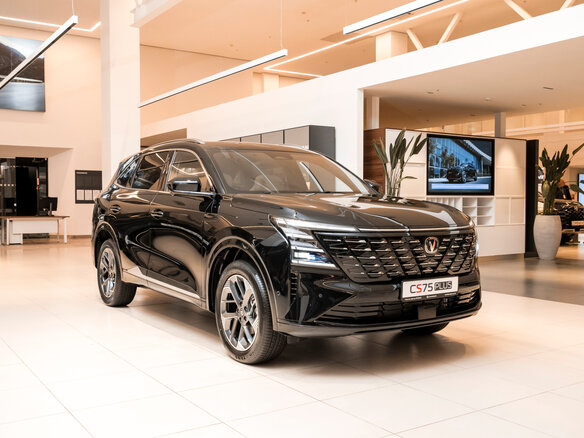 2025 Changan CS75 Plus IV, чёрный, 4249900 рублей - вид 2